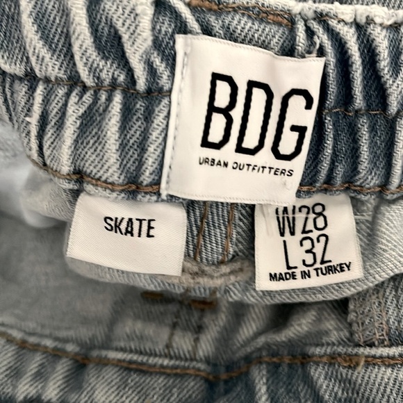 BDG Urban Outfitters Skate High Rise Utility Cargo Jeans | Size 28 | Light Wash - Picture 11 of 12